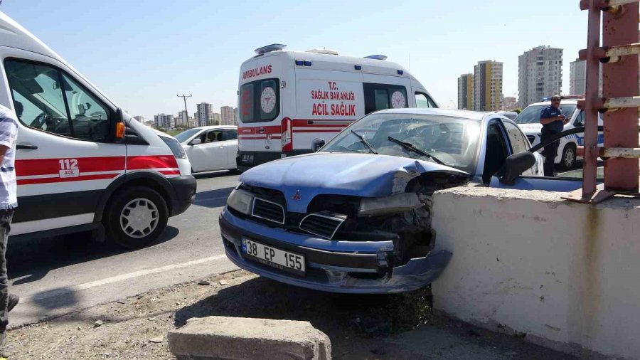 Kazada Araçta Sıkışan Sürücünün Feryadı Yürekleri Dağladı