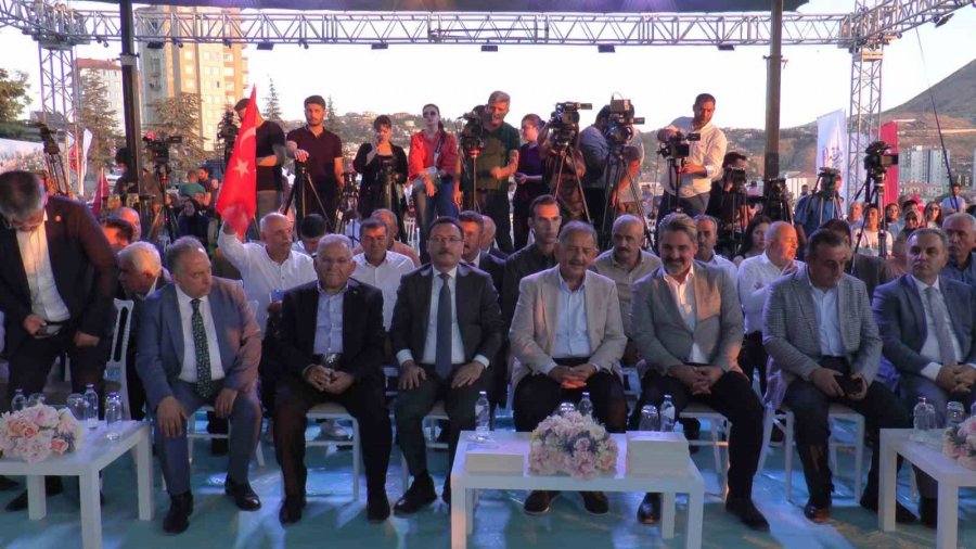 Talas’ın 100 Bin Metrekarelik Millet Bahçesi’nin Temeli Atıldı