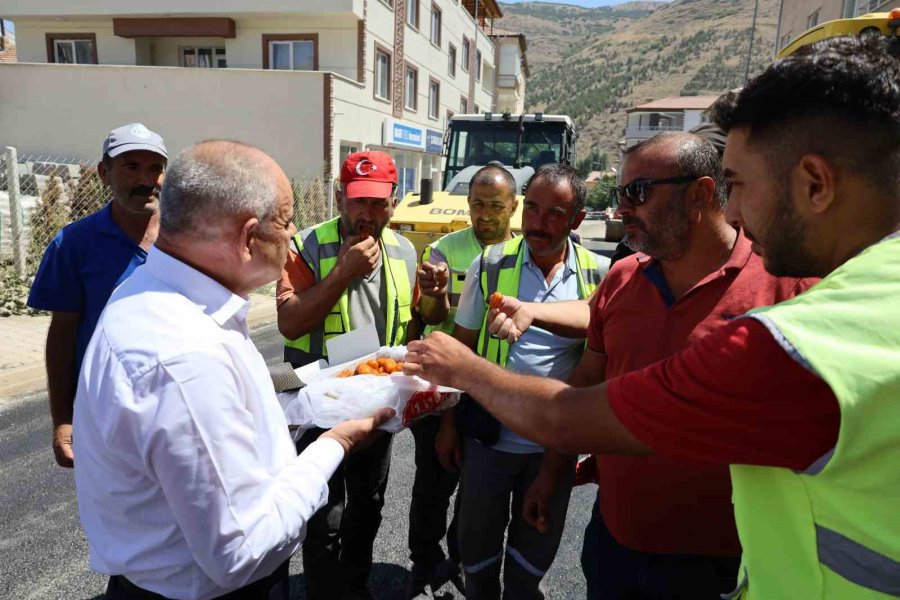 Yahyalı’da Trafiğin Yoğun Olduğu Caddeler Asfaltlanıyor
