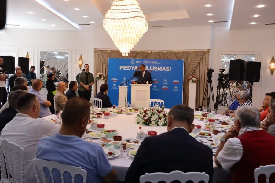 Bakan Özhaseki: "istanbul’da 1 Buçuk Milyon Bağımsız Birim Çok Riskli Gözüküyor. 600 Bini İlk Etapta Yıkılacak Konutlar Olarak Önümüzde Duruyor"