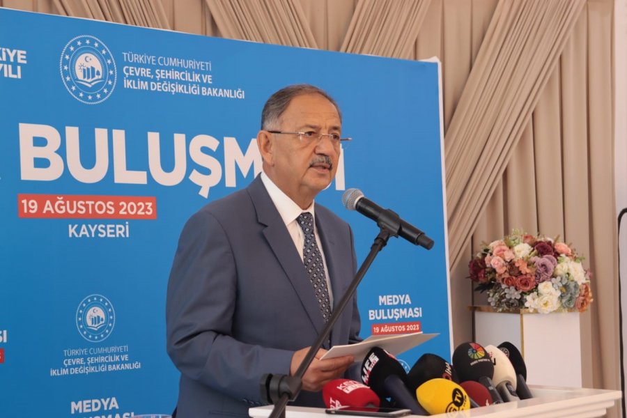 Bakan Özhaseki: "istanbul’da 1 Buçuk Milyon Bağımsız Birim Çok Riskli Gözüküyor. 600 Bini İlk Etapta Yıkılacak Konutlar Olarak Önümüzde Duruyor"