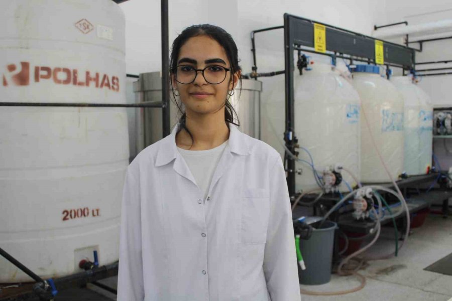 Lise Öğrencileri Yaz Tatilinde Hem Öğreniyor Hem Üretiyor