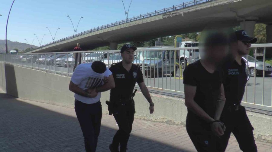 Zehir Tacirleri Adliyeye Sevk Edildi