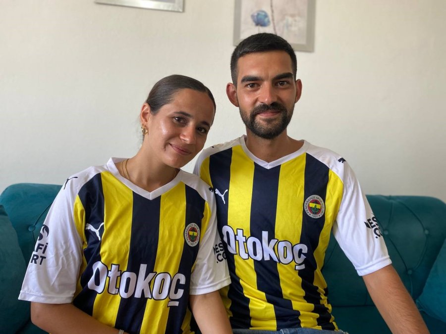 Gelinden Damada Düğünde Fenerbahçe Forması Ve Marşla Doğum Günü Sürprizi