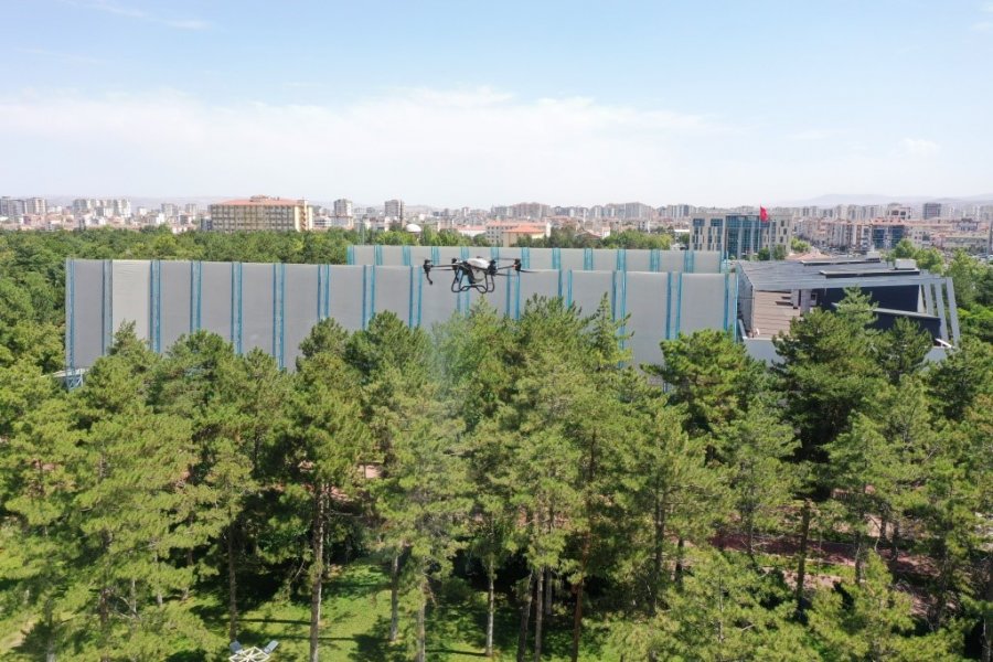Kocasinan Belediyesi Drone İle Açık Alanları İlaçlıyor