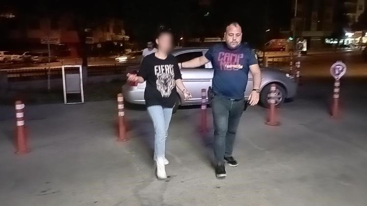 14 Yaşındaki Kız Dedesini Bıçakladı, Yakalanınca Savunması Şaşırttı