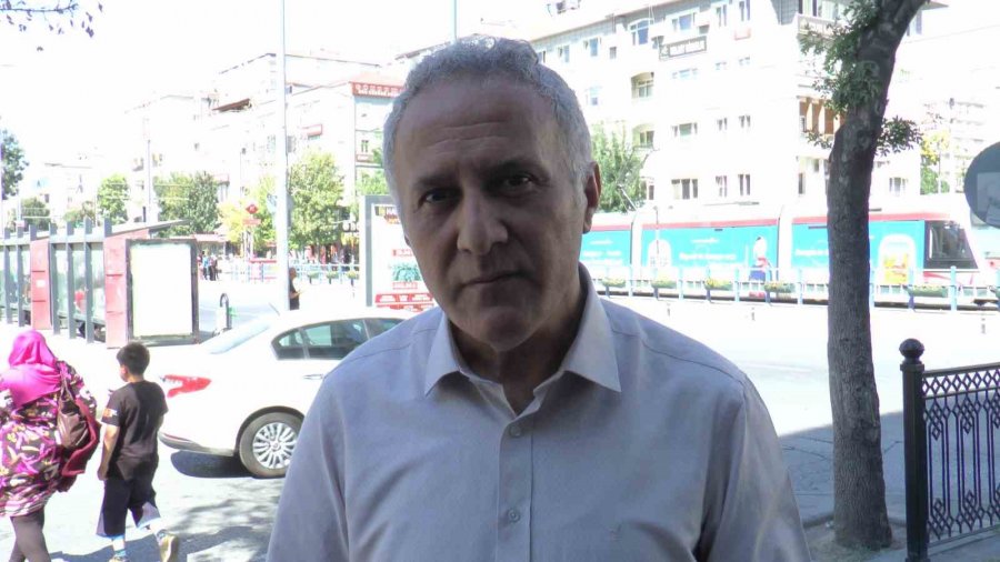 65 Yaş Ve Üzerine Dokunan Yandı