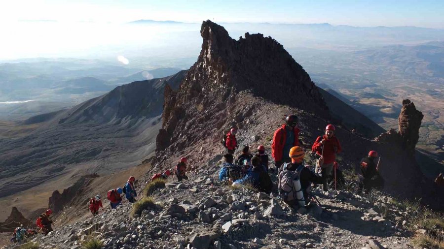 Dağcılar Erciyes’in Zirvesinde Buluşacak