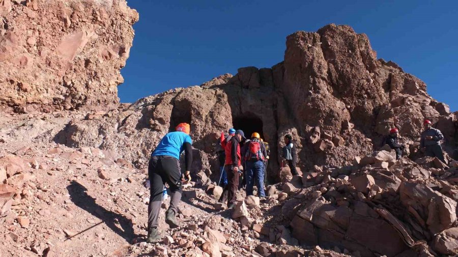 Dağcılar Erciyes’in Zirvesinde Buluşacak