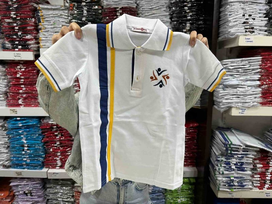 Okul Kıyafeti Satışları Erken Başladı