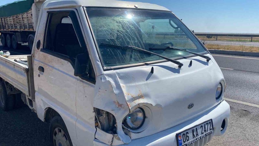 Arızalanan Aracını Emniyet Şeridine Çeken Sürücü Canından Oldu