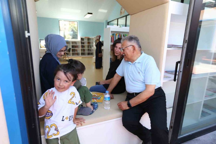Başkan Büyükkılıç’tan Çocuk Kütüphanesi Ve Müzik Okulu’na Ziyaret