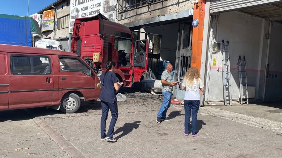 Kayseri’de Tırın Yakıt Deposu Patladı: 1’i Ağır 2 Yaralı