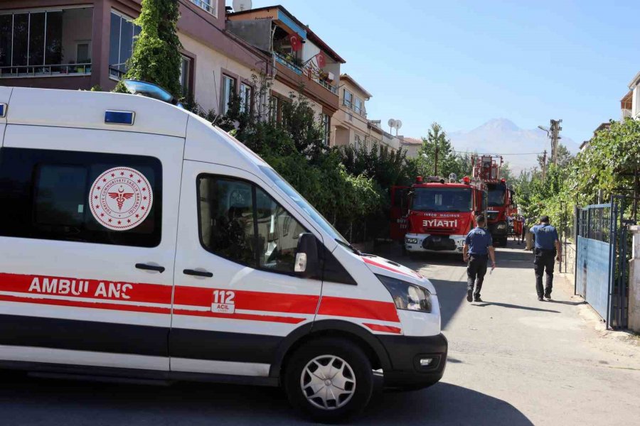 Kayseri’de Ev Yangını: 3’ü Çocuk 5 Kişi Zehirlendi