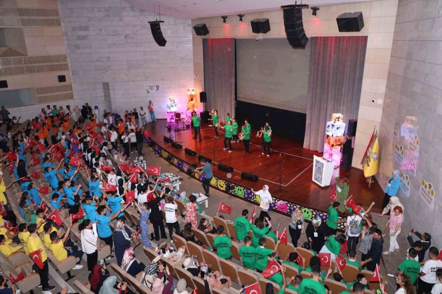 Özel Genç Komek Yaz Okulu Dönem Sonu Programıyla Noktalandı