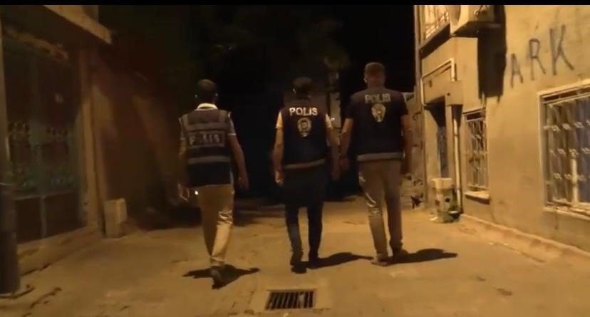 Konya’da 900 Polisle "huzur Ve Güven" Uygulaması Gerçekleştirildi