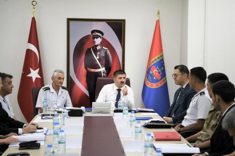 Vali Sarıibrahim, İl Jandarma Komutanlığını Ziyaret Ederek Brifing Aldı