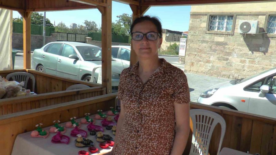 Boya Sevgisiyle Meslek Edindi