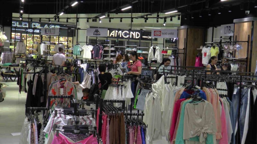 Kumsmall’un Konsept Mağazasına Vatandaşlar Akın Etti