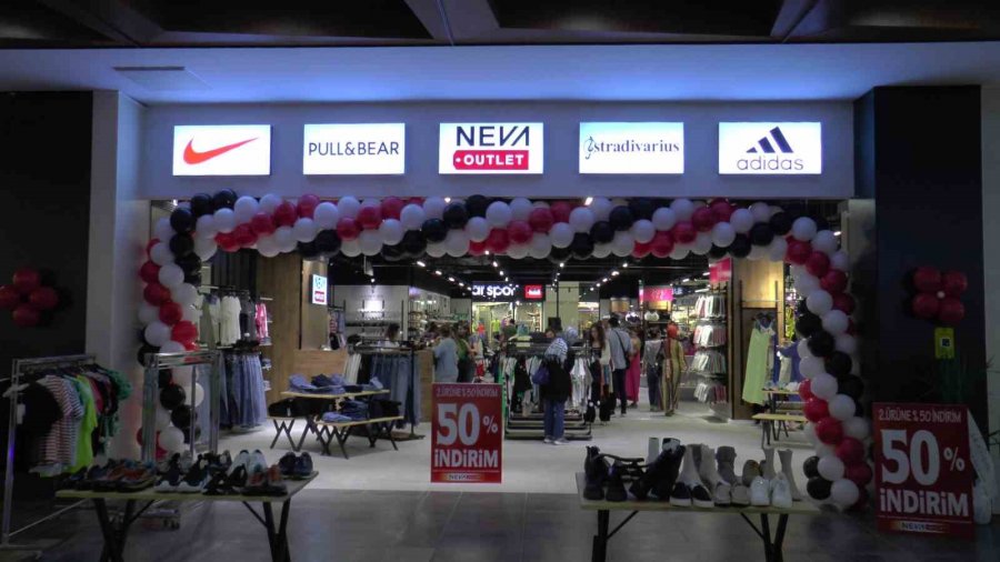 Kumsmall’un Konsept Mağazasına Vatandaşlar Akın Etti