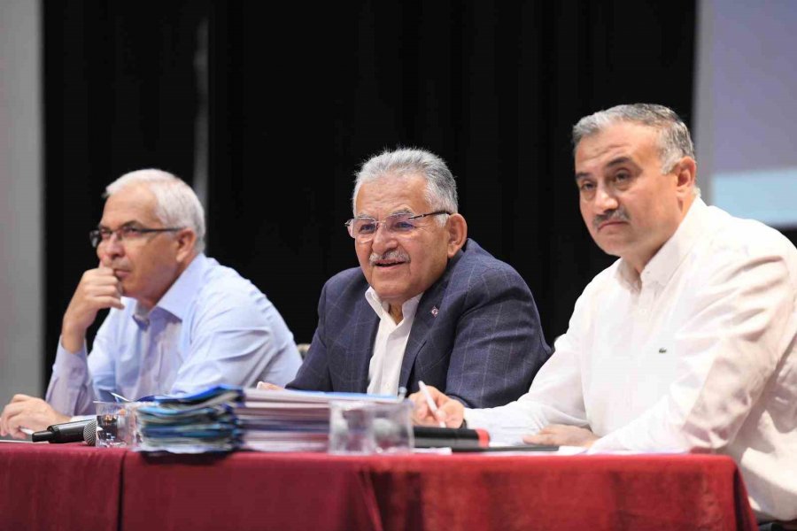 Başkan Büyükkılıç’tan Develi’de Muhtarlarla İstişare Toplantısı