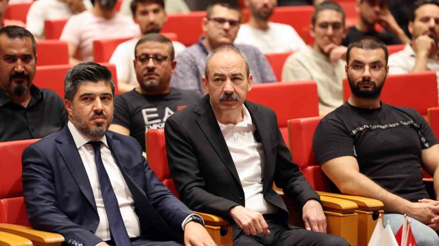 Kto’da "kodların İzinde Yazılım Ve Teknoloji Buluşmaları"nın İlki Gerçekleştirildi