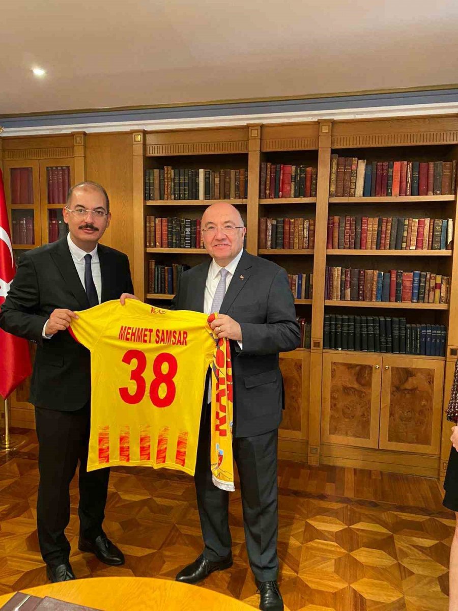 Kto Yönetim Kurulu Üyeleri Ve Otomotiv Sektörü Temsilcilerinden Rusya Gezisi