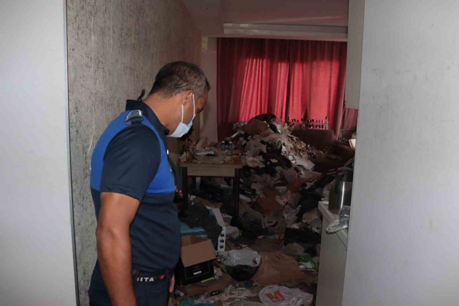 Kiracı Gitti, Çöp Ev Kaldı