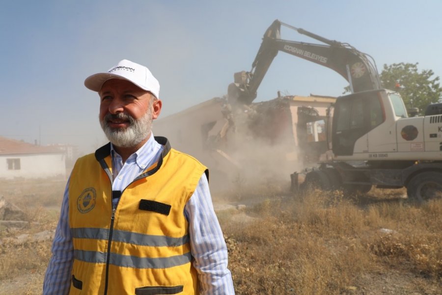 Yıldızevler’de İlk Kepçeyi Başkan Çolakbayrakdar Vurdu