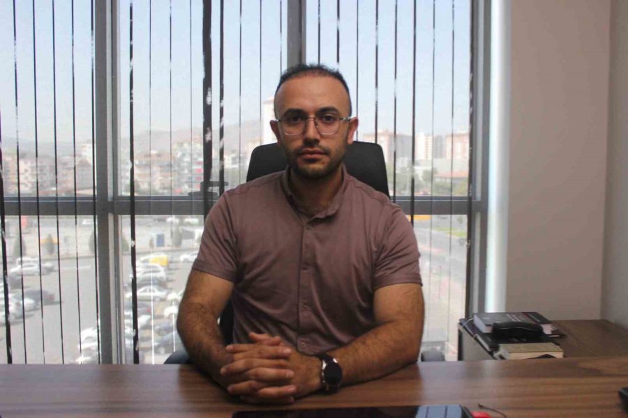 Hacze Giden Avukata Koltuk Değnekli Saldırı