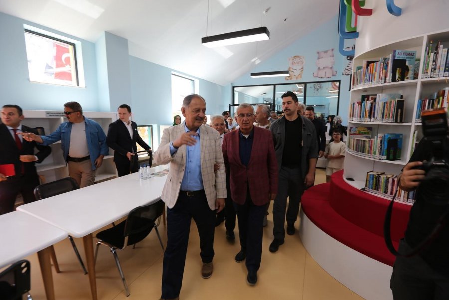 Bakan Özhaseki Ve Başkan Büyükkılıç, Büyükşehirin 11. Kütüphanesini Açtı