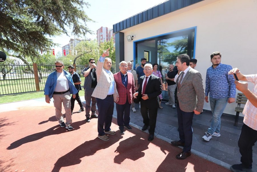 Bakan Özhaseki Ve Başkan Büyükkılıç, Büyükşehirin 11. Kütüphanesini Açtı