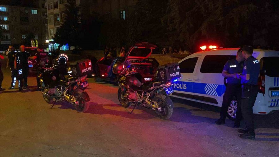 Konya’da Şüphe Üzerine Durdurulan Otomobilden Cephanelik Çıktı