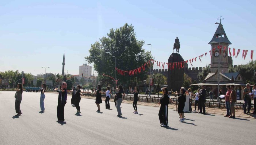30 Ağustos Provası Yapıldı