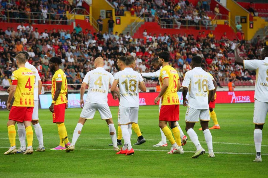 Trendyol Süper Lig: Kayserispor: 1 - Samsunspor: 1 (maç Devam Ediyor)