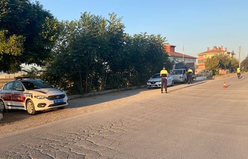 Jandarma Ekiplerinin Trafik Denetiminde 396 Araca 610 Bin Tl Ceza Yazıldı