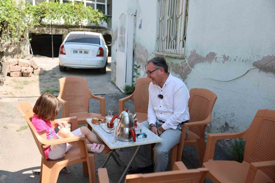 Başkan Özdoğan Esnaf Ve Vatandaşlarla Birlikte