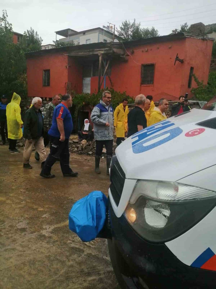Kayseri’de Sağanak Yağış Sele Neden Oldu