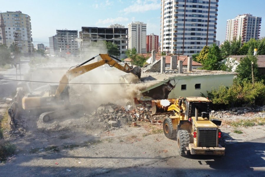 Başkan Çolakbayrakdar: “dönüşümle Gecekondu Evleri Yıkıp, Geniş Yollar Yapıyoruz”