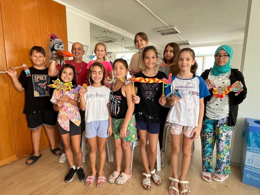 Konyaaltı Belediyesi’nden Çocuklara Kukla Atölyesi