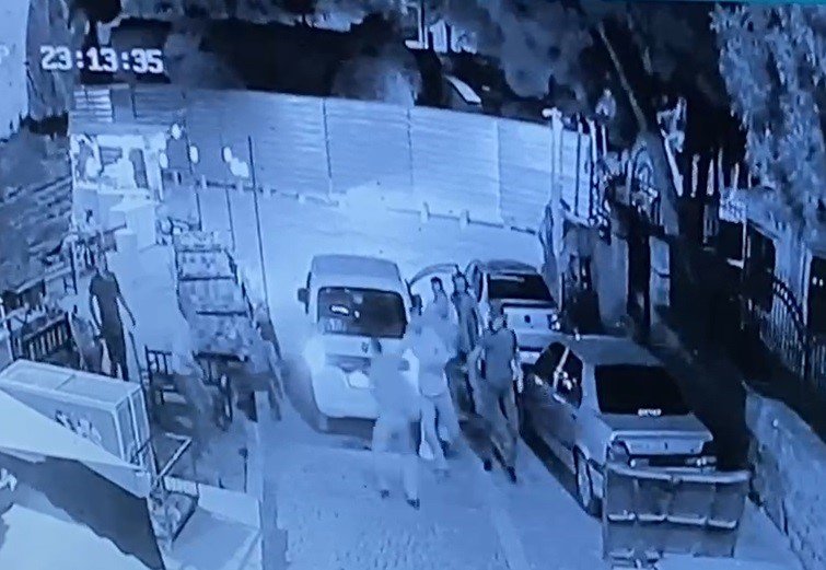 Alacak Verecek Kavgasında 1 Kişinin Vurulma Anı Kamerada