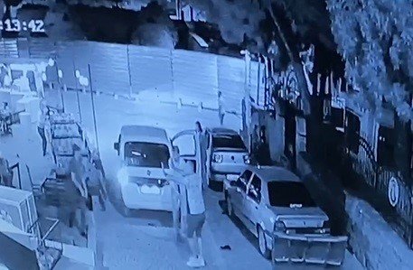 Alacak Verecek Kavgasında 1 Kişinin Vurulma Anı Kamerada