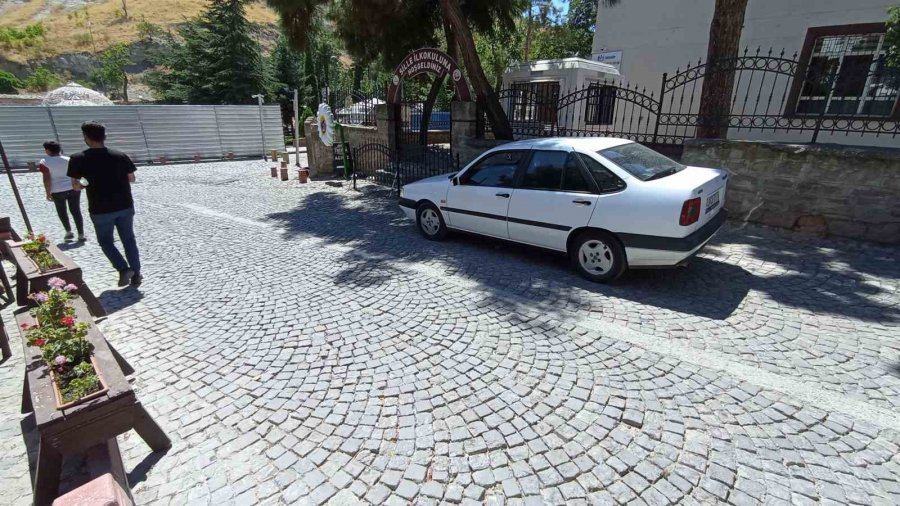 Alacak Verecek Kavgasında 1 Kişinin Vurulma Anı Kamerada