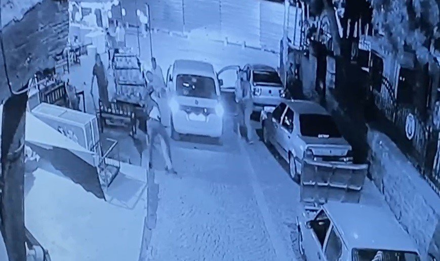 Alacak Verecek Kavgasında 1 Kişinin Vurulma Anı Kamerada