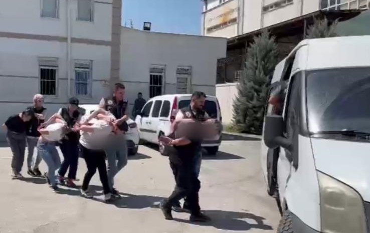 Markette Uyuşturucu Satan Baba Oğul Tutuklandı