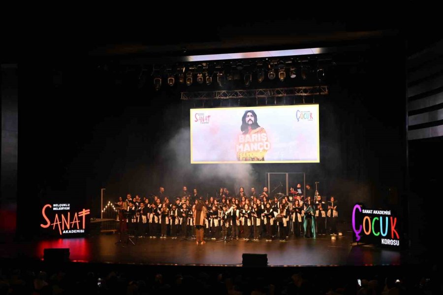 Sanat Akademisi Çocuk Korosu Barış Manço Şarkılarını Seslendirdi