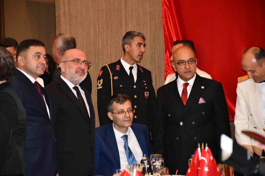 Kayseri’de 30 Ağustos Zafer Bayramı Resepsiyonu Düzenlendi
