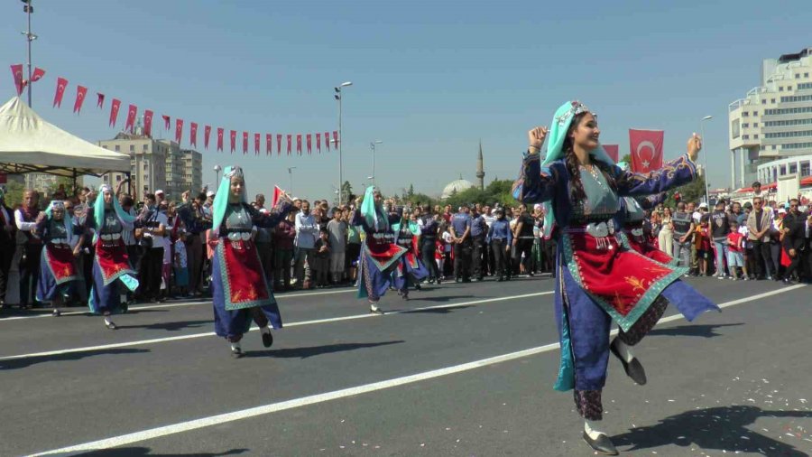 Kayseri’de 30 Ağustos Coşkuyla Kutlandı