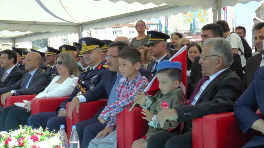 Kayseri’de 30 Ağustos Coşkuyla Kutlandı