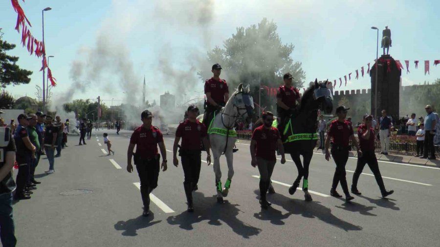 Kayseri’de 30 Ağustos Coşkuyla Kutlandı
